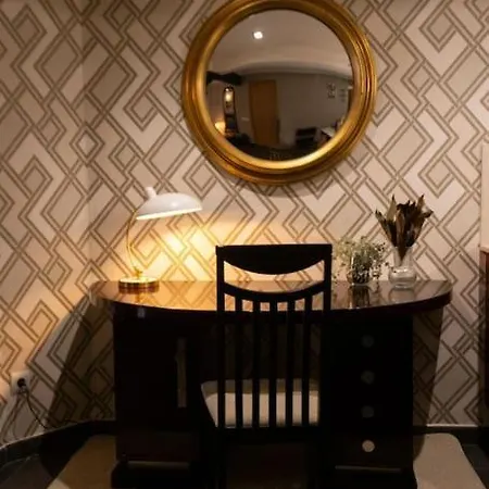 Gran De Gracia Modernista Apartment *